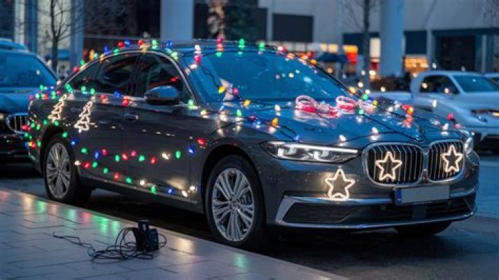 Can you hook up Christmas lights to a car battery